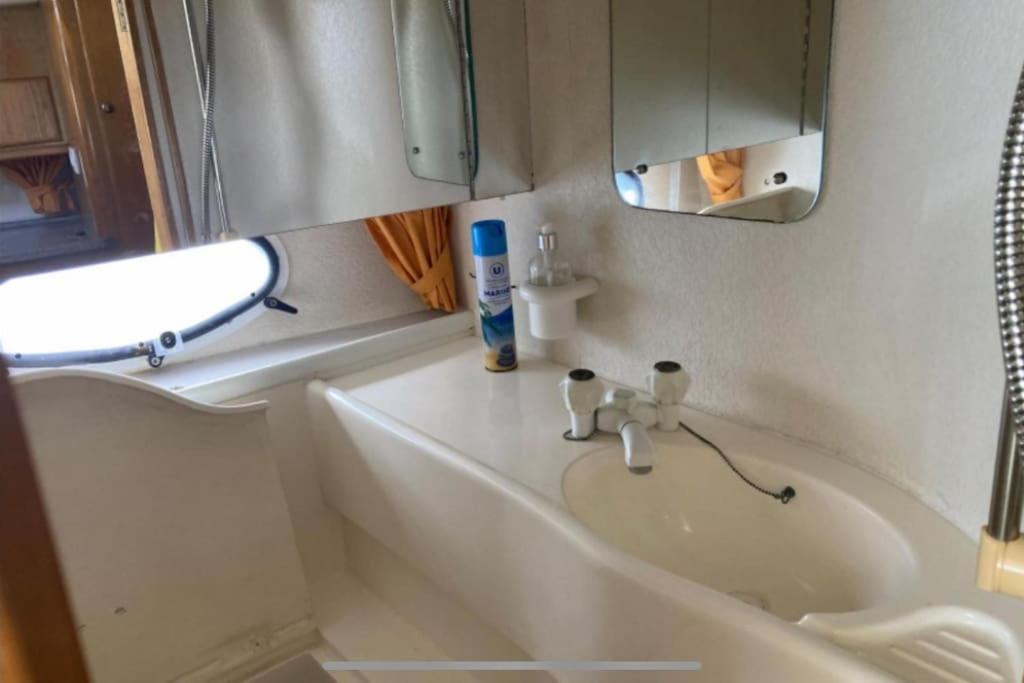 Escapade Antiboise Avec Parking Inclus Hotel อองทีบส์ ภายนอก รูปภาพ
